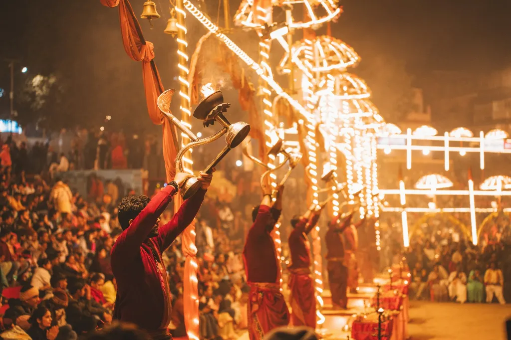 unsplash_t7yslawejHM_aarti.jpg.webp